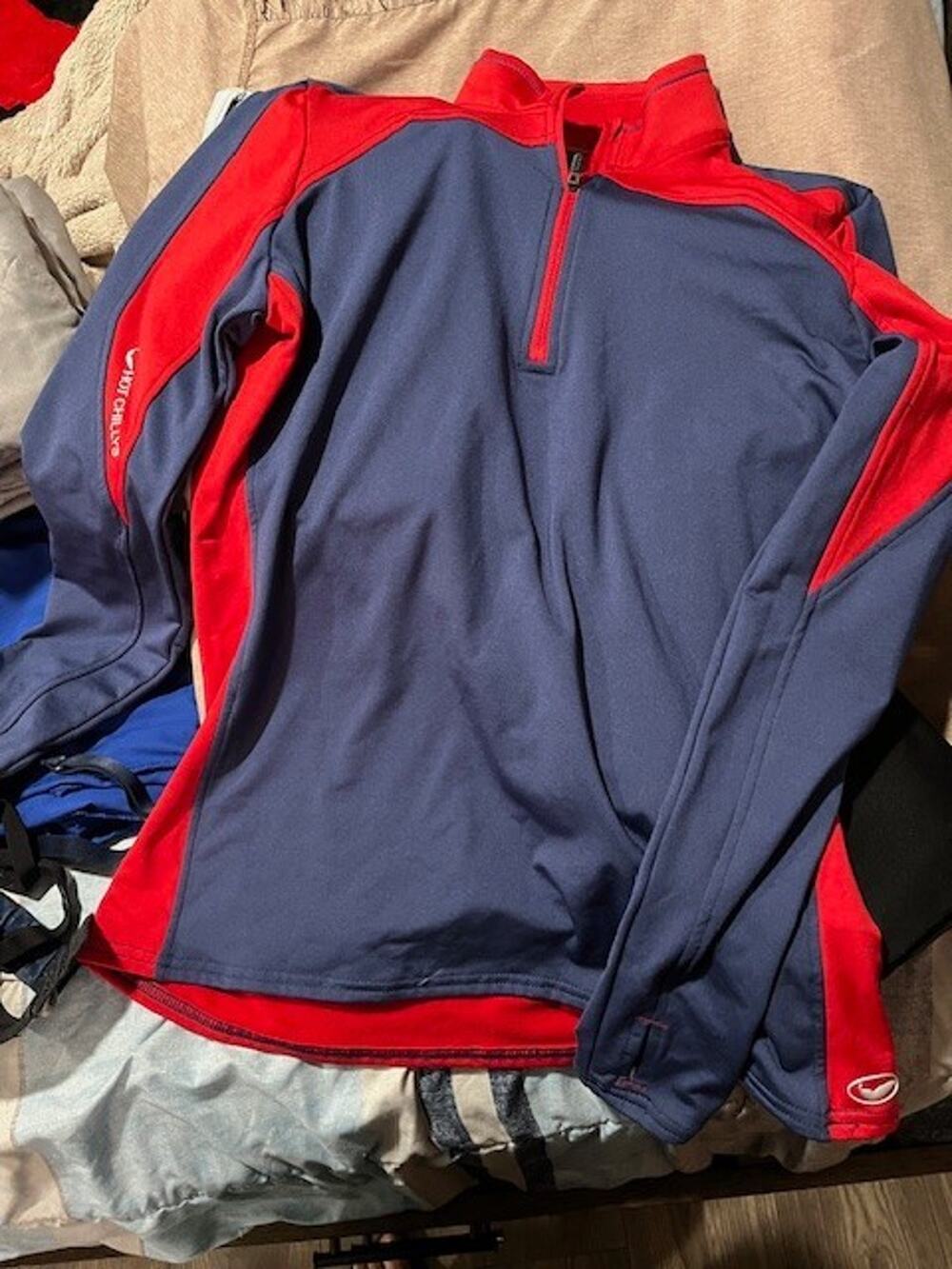 HOT CHILLYS SPORTS WARM UP JACKET SIZE SMALL UNISEX RED AND BLUE